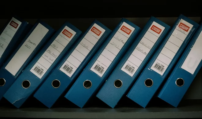 Photo de dossiers : j'aide aux d&eacute;marches administratives et &agrave; l'organisation de vos documents.